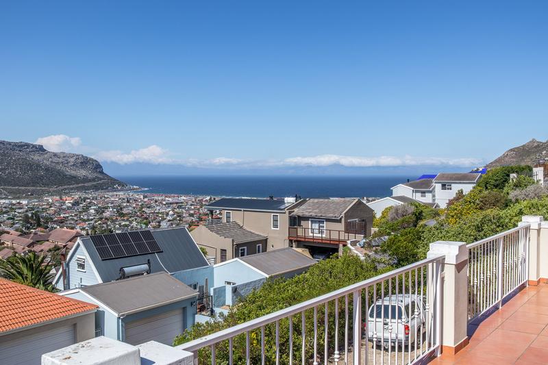 5 Bedroom Property for Sale in Fish Hoek Western Cape